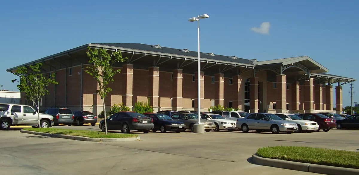 Exterior of Clear Lake City-County Freeman Branch Library in Houston.